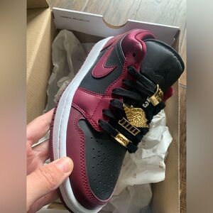 Jordan 1 Low Dark Beetroot 6.5 (PLEASE READ DESCRIPTION)